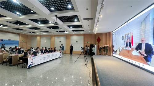 1653043744625327.jpg 与乌拉圭前哥伦布土著艺术博物馆线上签署了博物馆友好交流框架协议_副本.jpg
