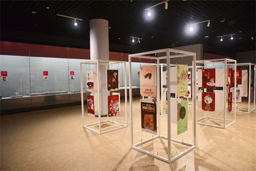 1653043821279889.jpg 海报展.jpg