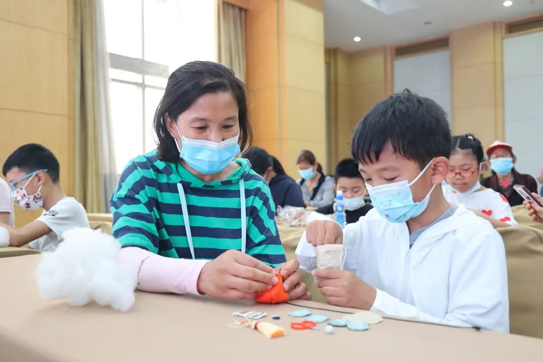 1673930810306026.jpg “柿”顺遂人安康 —— 端午艾草香囊DIY活动.jpg