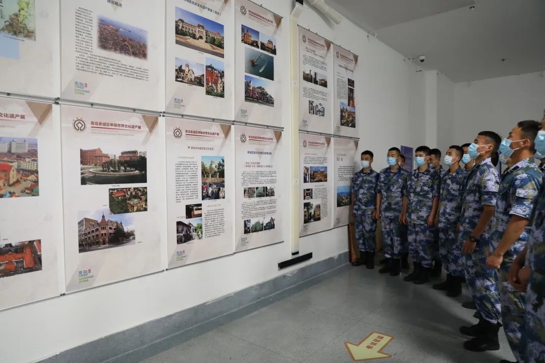 1673931718376407.jpg 流动展览进潜艇学院.jpg