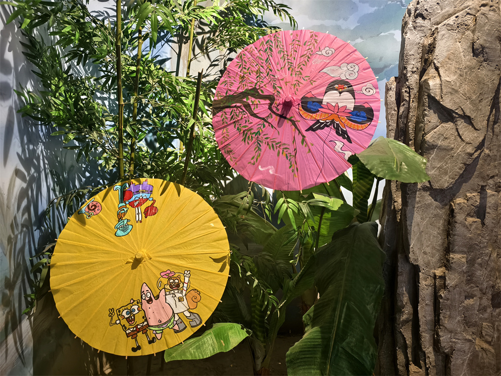 1711681983713974.jpg “我们的节日·清明节”纸伞创意彩绘2.jpg