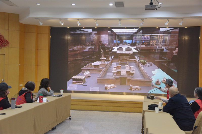 1717749378932575.jpg 社会志愿者观展分享交流 (2).jpg