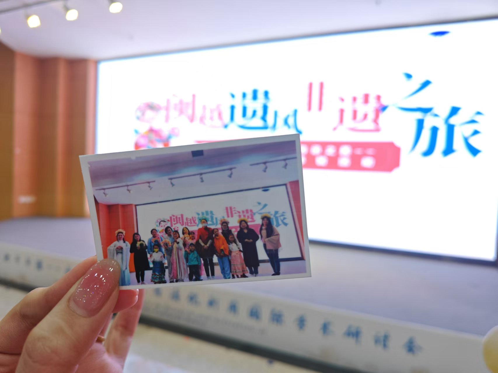 1732594245611528.jpg 簪花.jpg